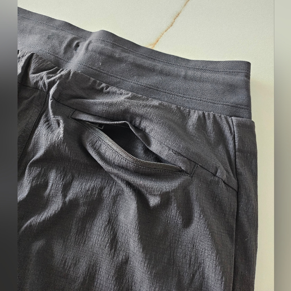 ATHLETA Pants Womens Sz 6 Black Trekkie North Jogger Athleisure - Picture 7 of 16